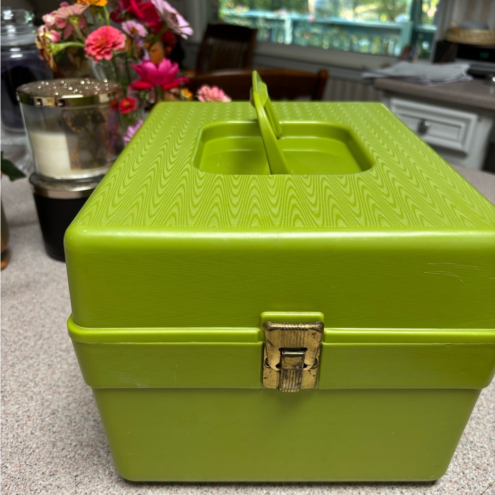 Vintage Avocado Green Storage Box, Plastic Container,Organizer